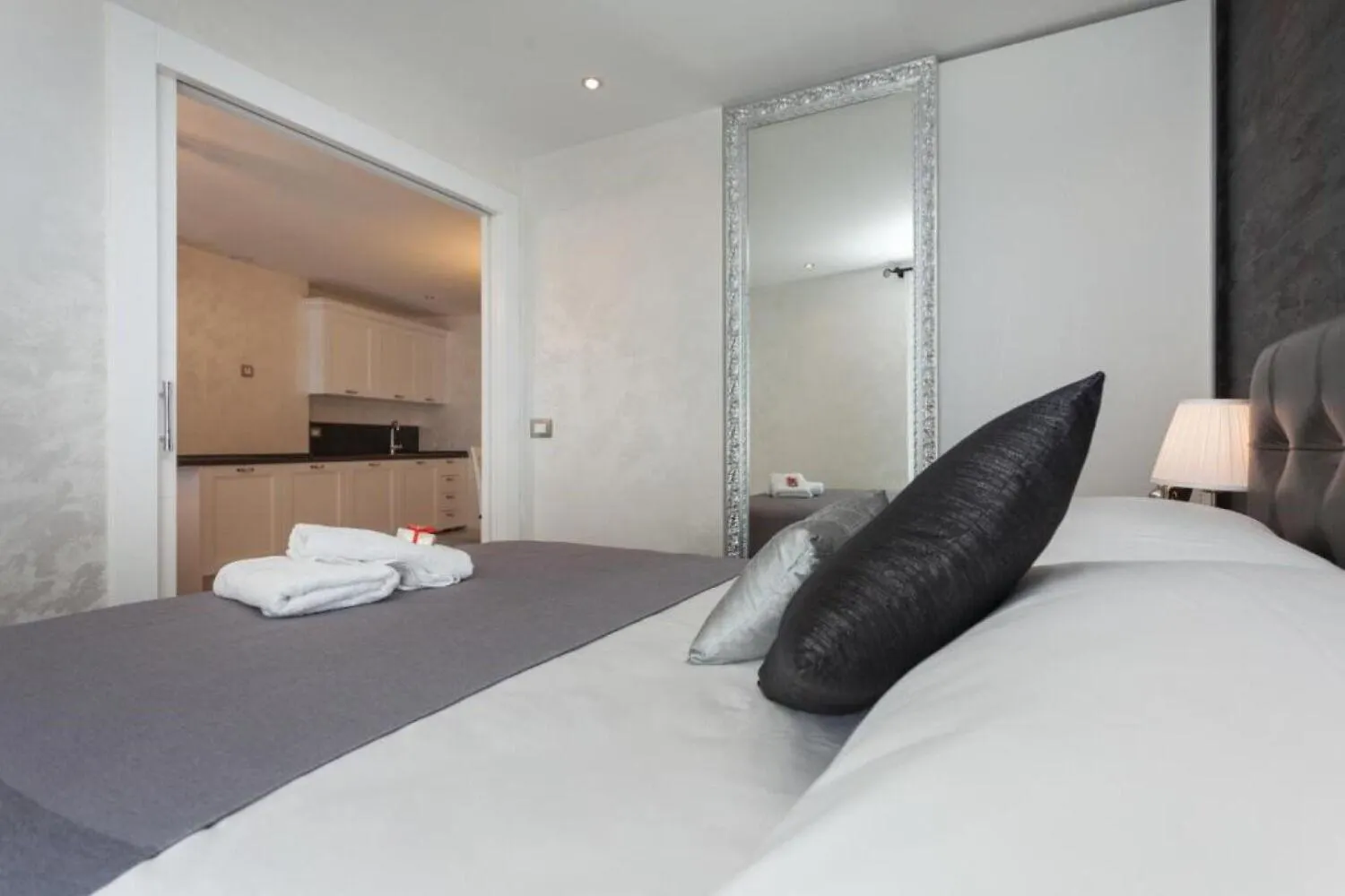 רוביני Apartments Regent 2 - Exclusive Location